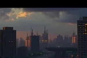 《铁轨上的信》旧铁轨与牛皮信封封面，道钉上压着一封未拆的信